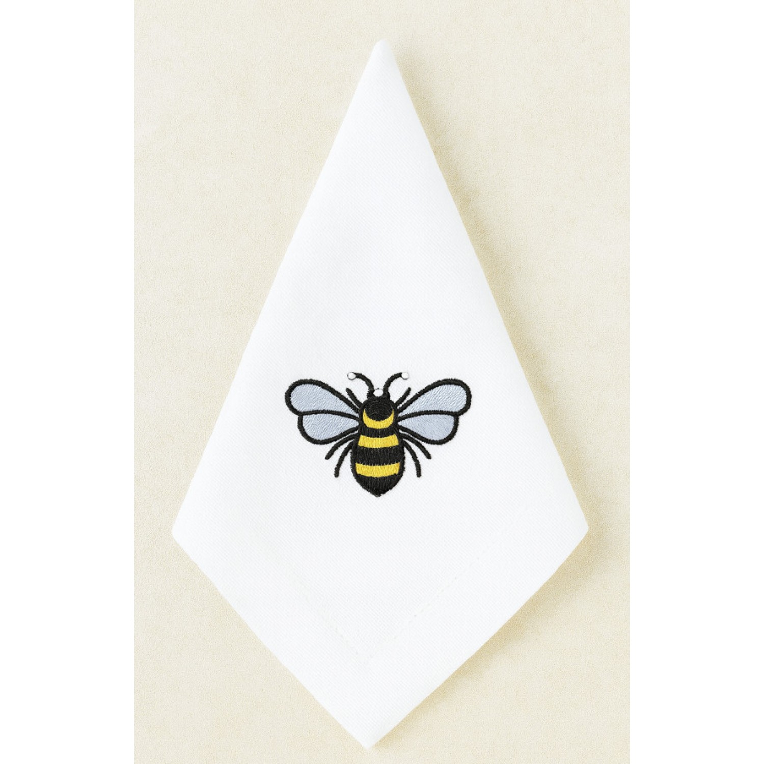 Cute Bee Embroidery Design 4x4