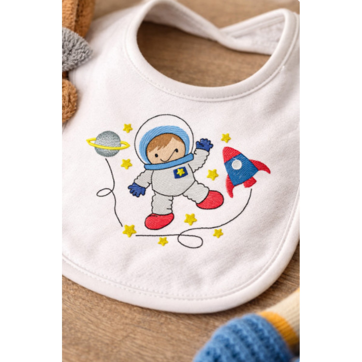 Cute Astronaut Embroidery Design 5x7
