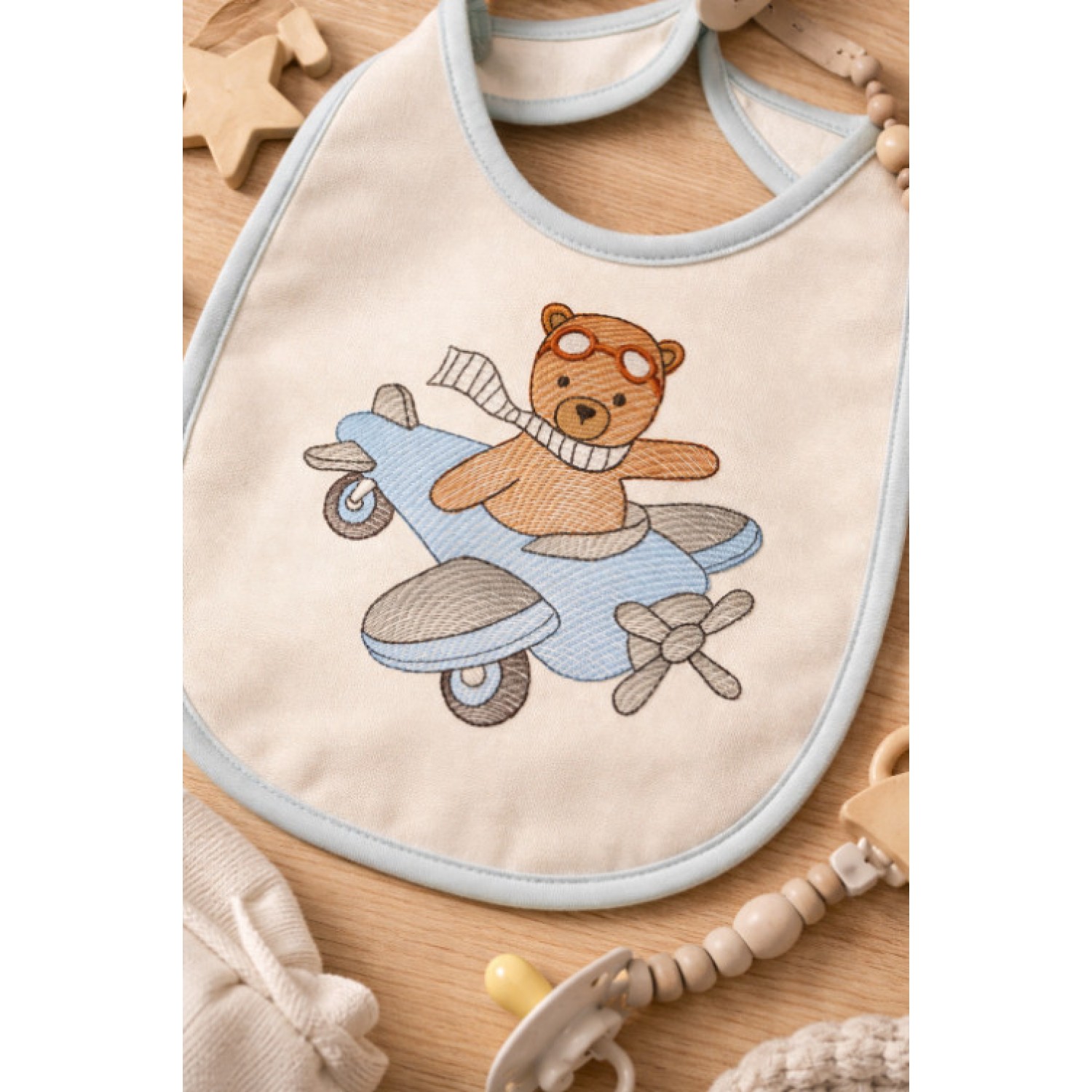Free Teddy Bear Flying Embroidery Design 4x4